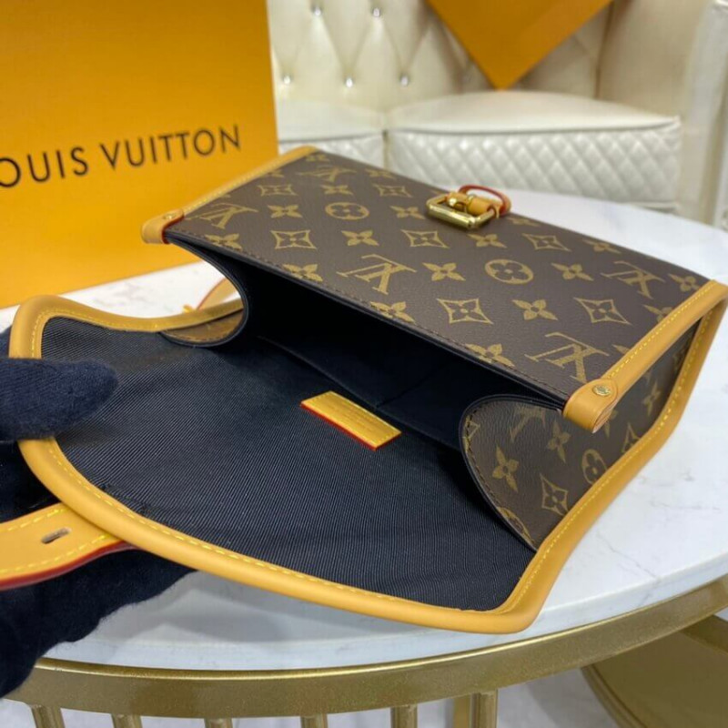 Louis Vuitton Ivy HandBag Monogram Canvas👜 DM for more info to purcha