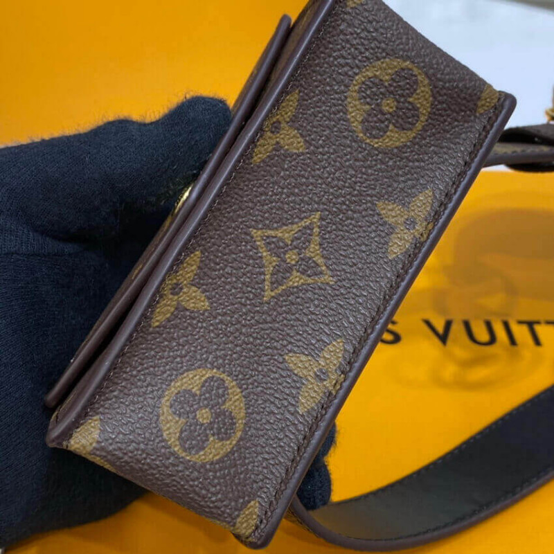 LOUIS VUITTON® Daily Multi Pocket 30MM Belt
