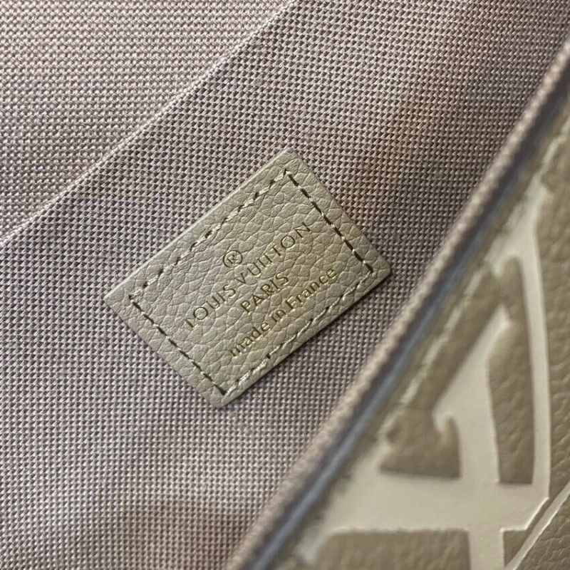Louis Vuitton LV Felicie pochette monogram giant Grey Leather ref.225448 -  Joli Closet