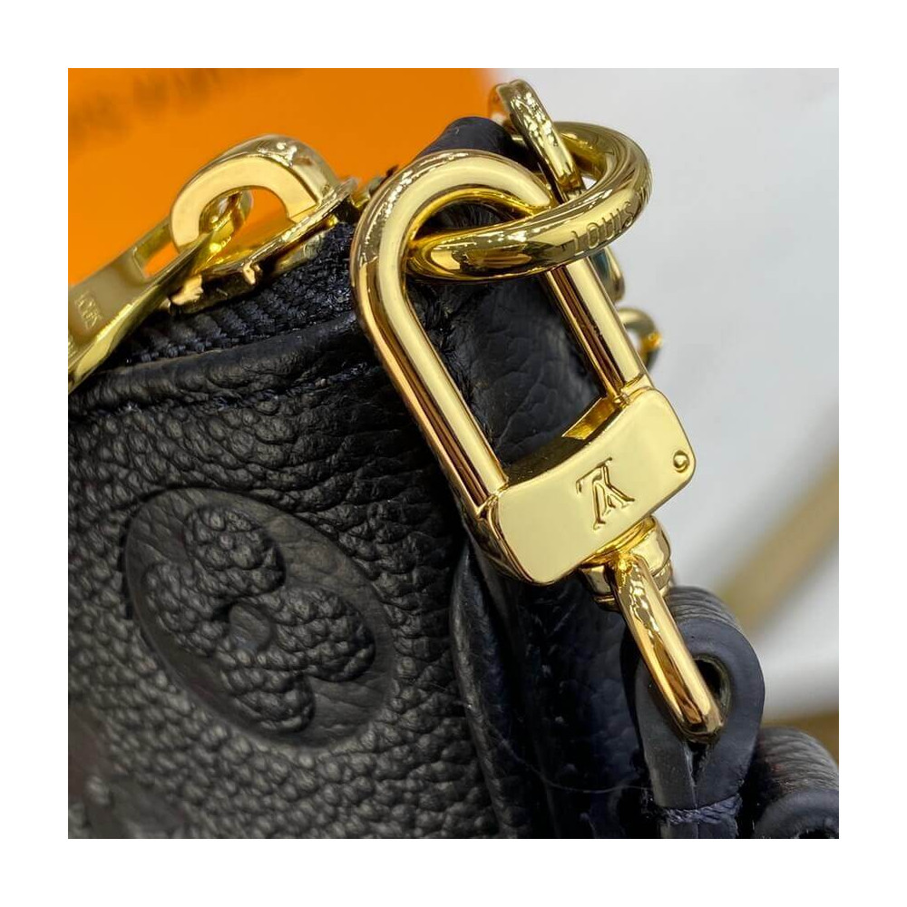 new ✨LOUIS VUITTON✨ EASY POUCH ON STRAP✨- empreinte leather